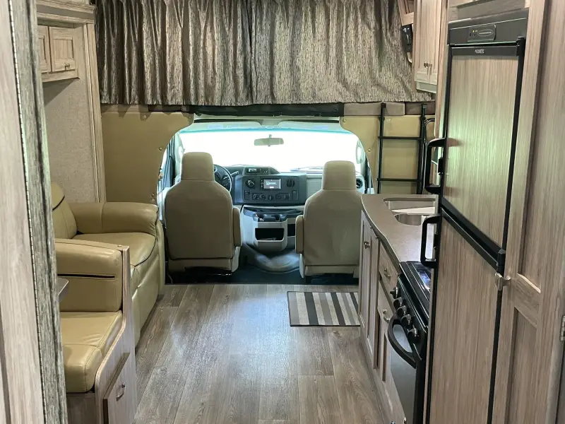 2017 Forest River Sunseeker photo 12