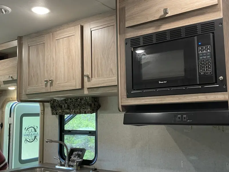 2017 Forest River Sunseeker photo 17