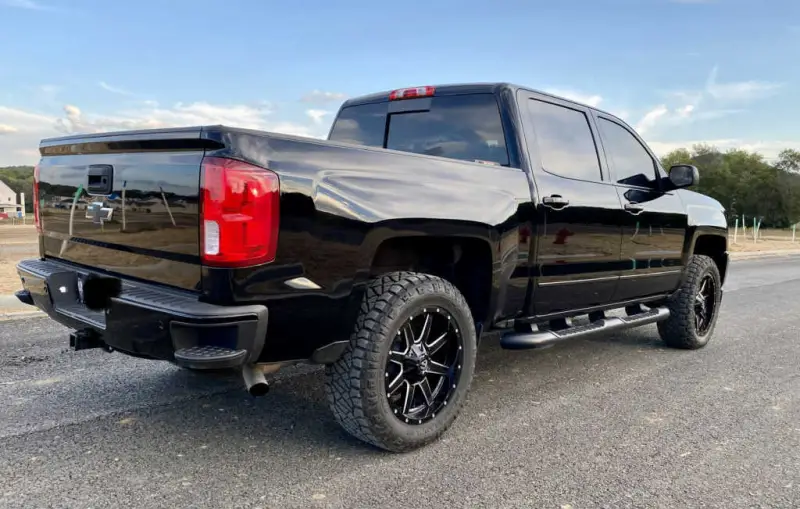 2017 Chevrolet Silverado 1500 LTZ photo 5