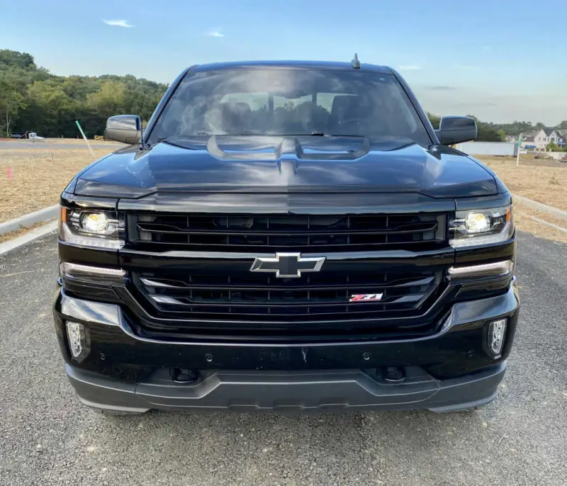 2017 Chevrolet Silverado 1500 LTZ photo 3
