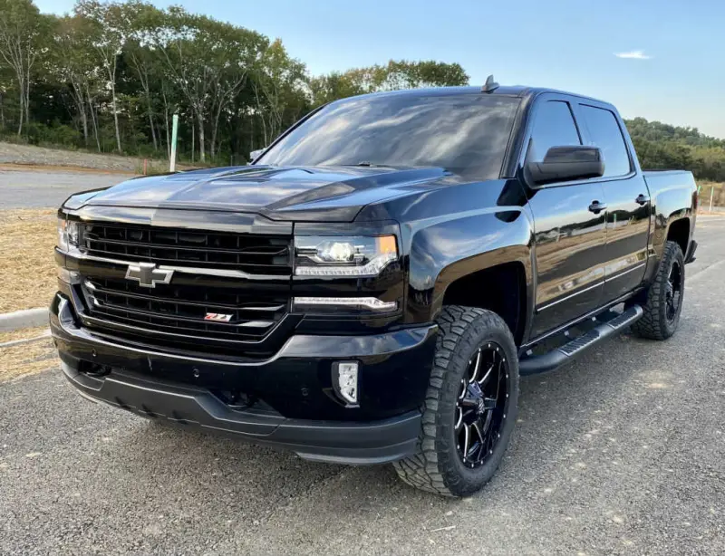 2017 Chevrolet Silverado 1500 LTZ photo 2