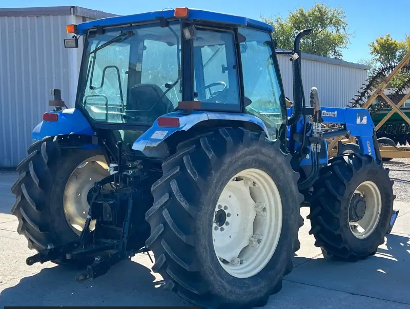 2007 New Holland TL100A photo 5